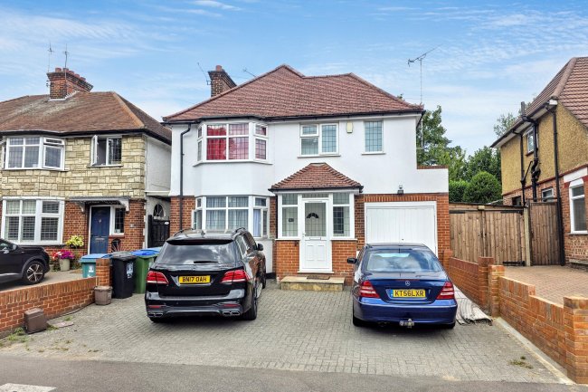 162 Rickmansworth Road, Watford, Hertfordshire, WD18 7JG 5