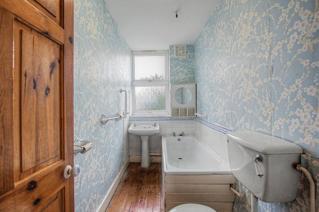 Flat C, 6 Great North Road, Highgate, London N6 4LX 7