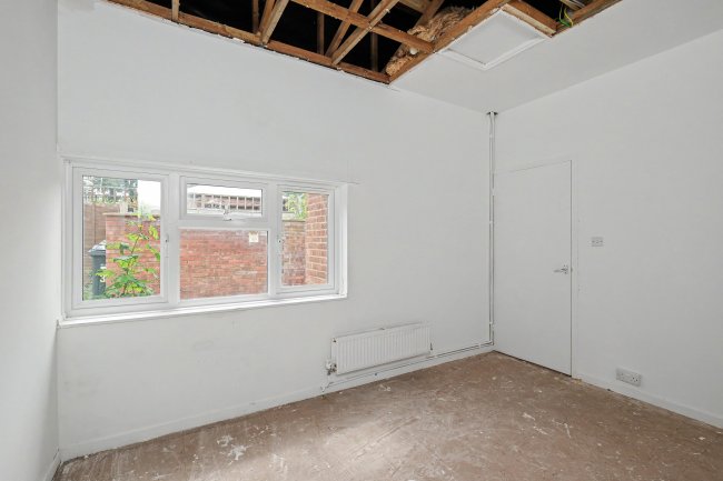 39 Arncliffe Drive, Heelands, Milton Keynes, Buckinghamshire, MK13 7LE 5