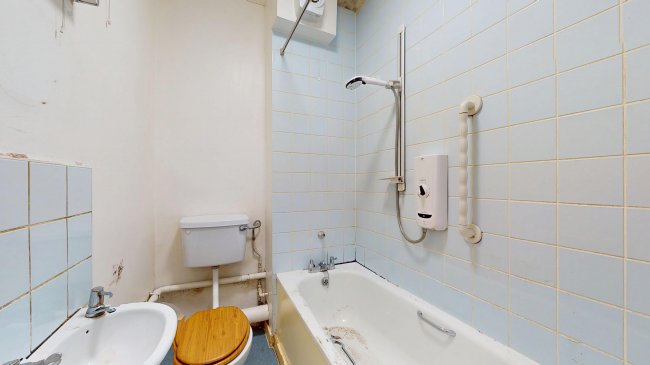 Flat B, 12 Danbury Street, Islington, London, N1 8JU 9