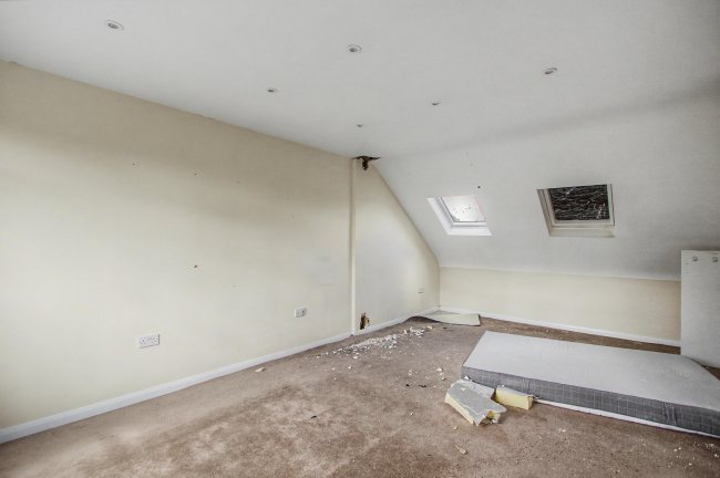 5 Devonshire Road, Mill Hill, London, NW7 1NE 8
