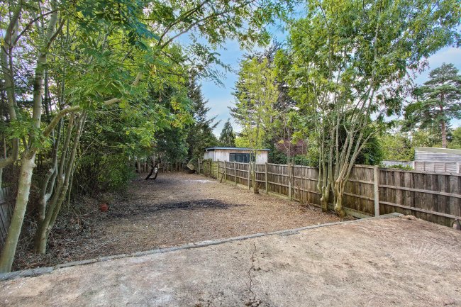 5 Devonshire Road, Mill Hill, London, NW7 1NE 8