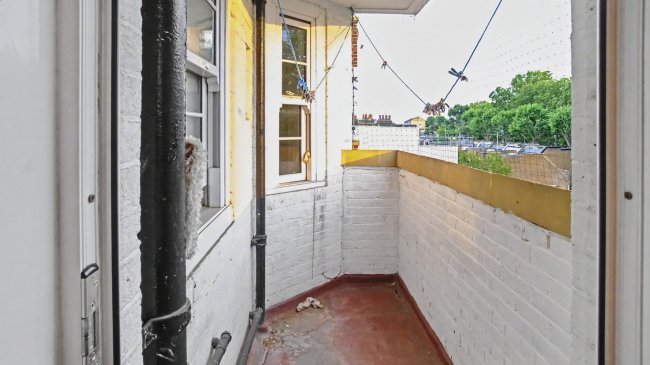 Flat 34, Winterbourne House, Portland Road, London, W11 4LS 2
