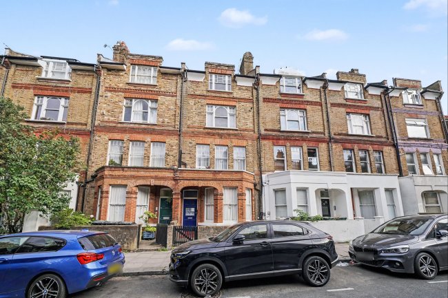 8C Gascony Avenue, Kilburn, London NW6 4NA 9
