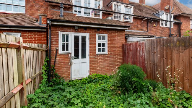 106 Wulfstan Street, Shepherds Bush, London, W12 0AH 1