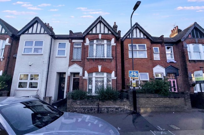 5 Pretoria Road, Chingford, London, E4 7HA 6