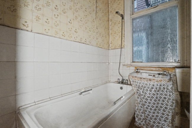 5 Pretoria Road, Chingford, London, E4 7HA 6