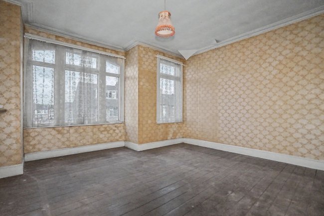 5 Pretoria Road, Chingford, London, E4 7HA 6