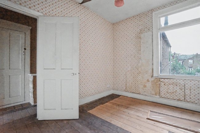 5 Pretoria Road, Chingford, London, E4 7HA 6