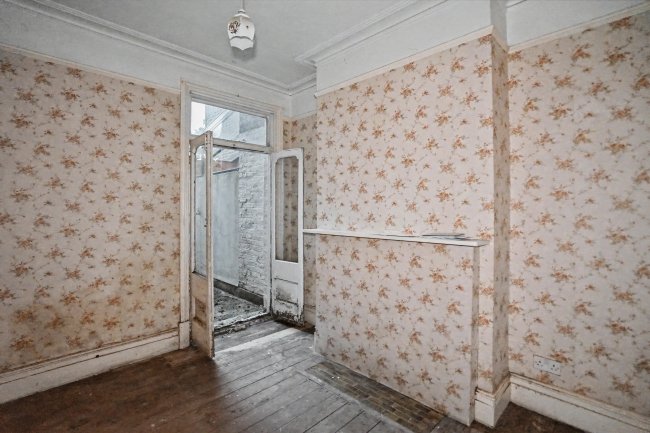 5 Pretoria Road, Chingford, London, E4 7HA 6
