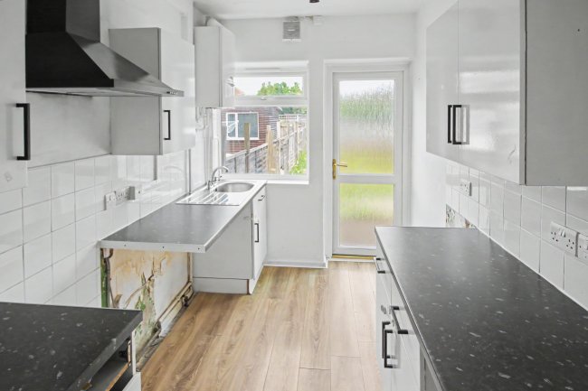 4 Southern Road, Eastbourne, East Sussex, BN22 9LT 1
