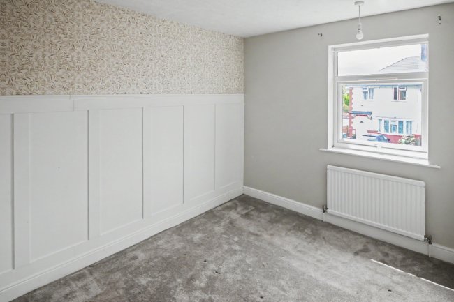 4 Southern Road, Eastbourne, East Sussex, BN22 9LT 1
