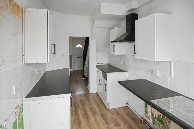 4 Southern Road, Eastbourne, East Sussex, BN22 9LT 1