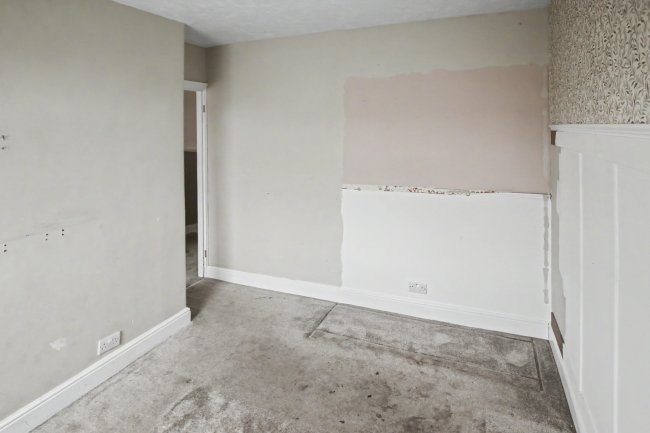 4 Southern Road, Eastbourne, East Sussex, BN22 9LT 1