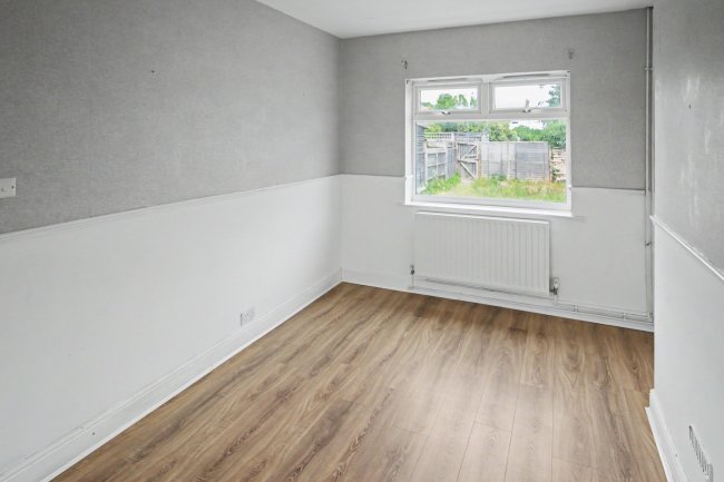 4 Southern Road, Eastbourne, East Sussex, BN22 9LT 1