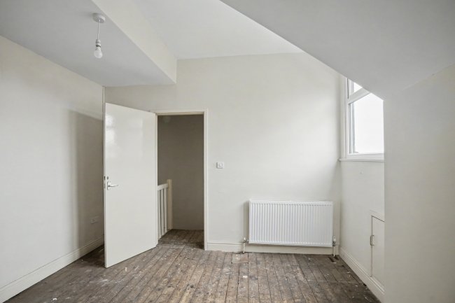 6 Ashton Avenue, Harehills, Leeds, West Yorkshire, LS8 5BX 2