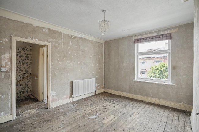 6 Ashton Avenue, Harehills, Leeds, West Yorkshire, LS8 5BX 2