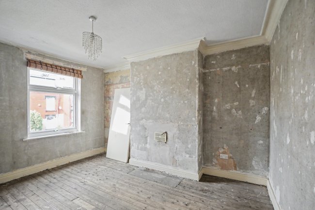 6 Ashton Avenue, Harehills, Leeds, West Yorkshire, LS8 5BX 2