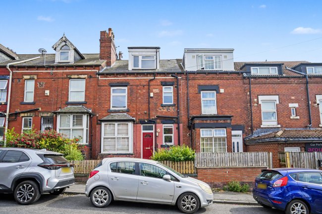6 Ashton Avenue, Harehills, Leeds, West Yorkshire, LS8 5BX 2