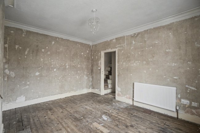 6 Ashton Avenue, Harehills, Leeds, West Yorkshire, LS8 5BX 2
