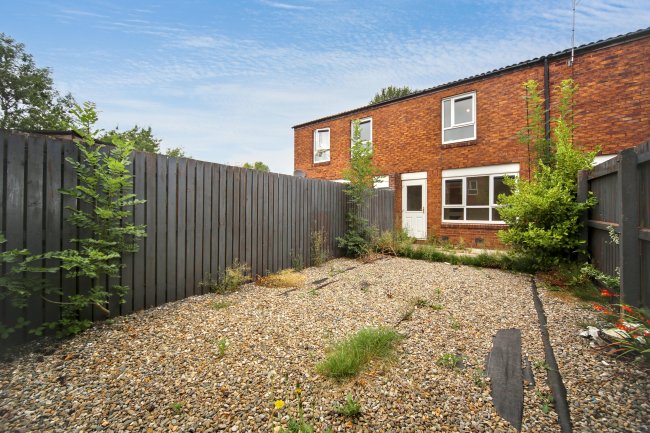 127 Broadfields, Astley ViIlage, Chorley, Lancashire, PR7 1XT 10