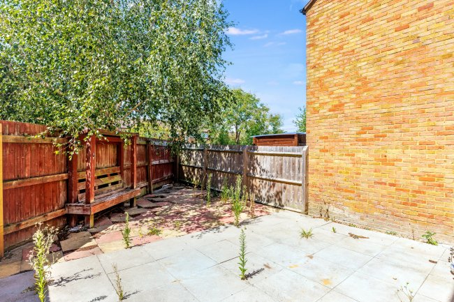11 Swale Path, Bedford, Bedfordshire, MK41 7XS 6