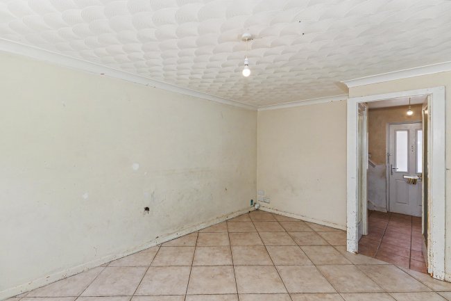 11 Swale Path, Bedford, Bedfordshire, MK41 7XS 6