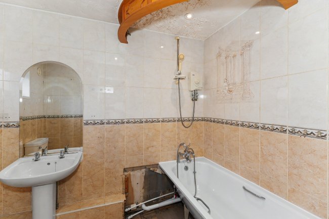 11 Swale Path, Bedford, Bedfordshire, MK41 7XS 6