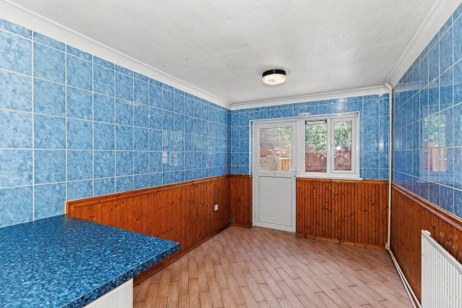11 Swale Path, Bedford, Bedfordshire, MK41 7XS 6