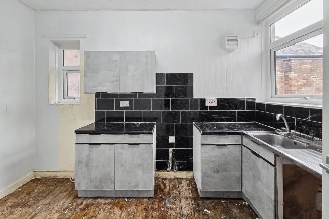 Flat 2, 5 Curzon Avenue, Victoria Park, Manchester, Greater Manchester, M14 5PU 4