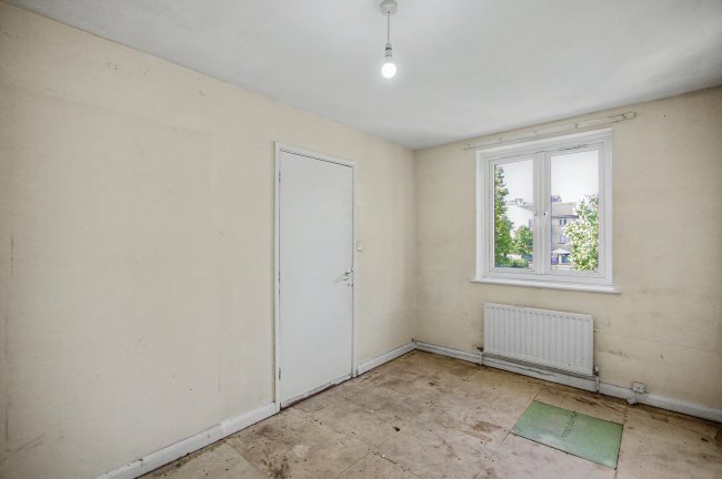 3 Evergreen Square, Dalston, London, E8 3XD 10