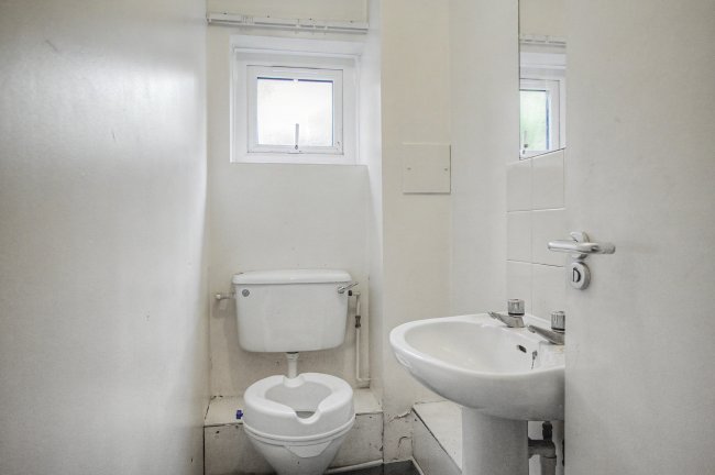 3 Evergreen Square, Dalston, London, E8 3XD 10