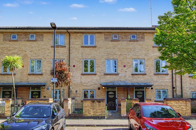 3 Evergreen Square, Dalston, London, E8 3XD 10