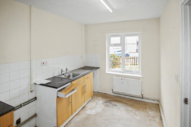 33 Kent Road, Selby, North Yorkshire, YO8 4YF 8