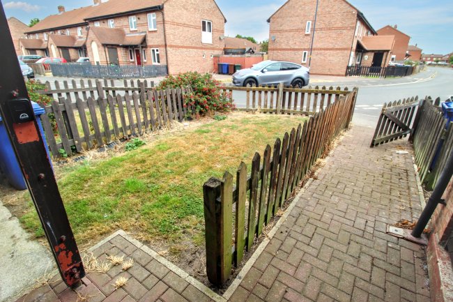 33 Kent Road, Selby, North Yorkshire, YO8 4YF 8