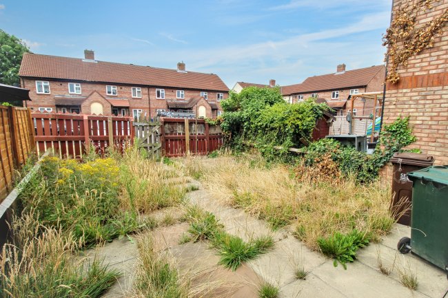 33 Kent Road, Selby, North Yorkshire, YO8 4YF 8