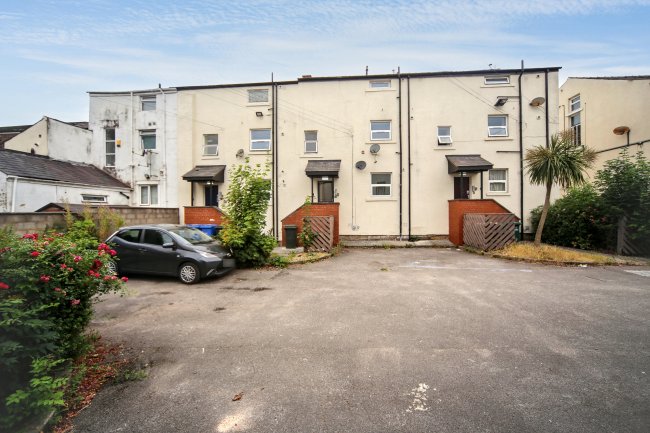 Flat A, 28 Park Road, Chorley, Lancashire, PR7 1QU 8