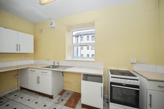 Flat A, 28 Park Road, Chorley, Lancashire, PR7 1QU 8