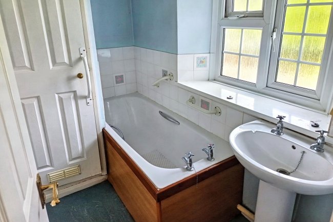 60 Lower Kewstoke Road, Worle, Weston Super Mare, Avon, BS22 9JX 5