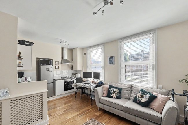 Flat 3, 221 Lower Mortlake Road, Richmond, London, TW9 2LN 5