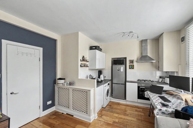 Flat 3, 221 Lower Mortlake Road, Richmond, London, TW9 2LN 5