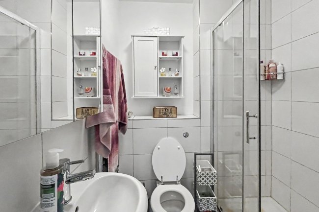 Flat 3, 221 Lower Mortlake Road, Richmond, London, TW9 2LN 5