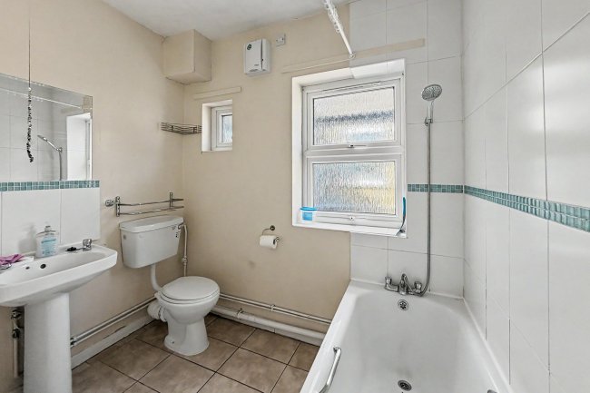 First Floor Flat, 44 Leybourne Road, Leytonstone, London, E11 3BT 7