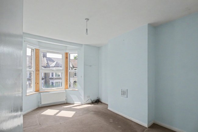 First Floor Flat, 44 Leybourne Road, Leytonstone, London, E11 3BT 7
