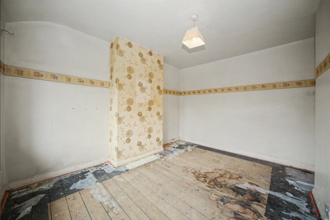 3 Lancaster Avenue, Urmston, Manchester, M41 0ZD 5
