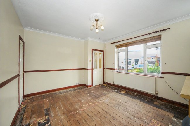 3 Lancaster Avenue, Urmston, Manchester, M41 0ZD 5