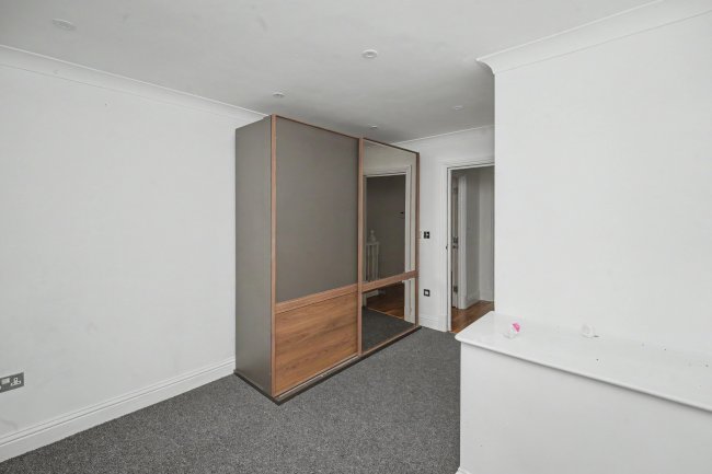 Flat 12, The Clock House, 83 Tweedy Road, Bromley, Kent, BR1 1RP 4