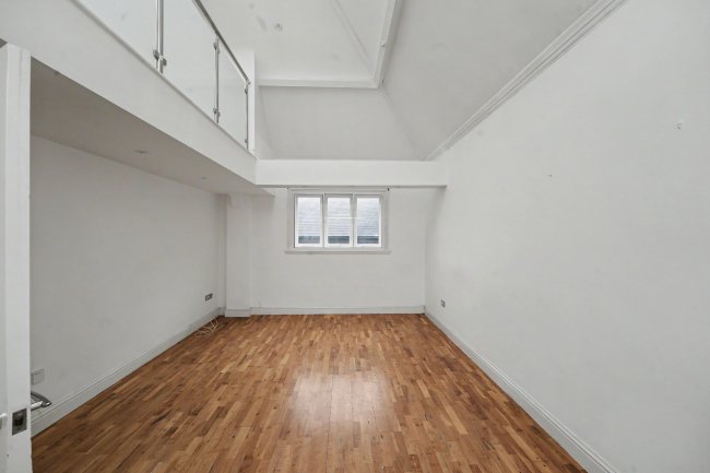 Flat 12, The Clock House, 83 Tweedy Road, Bromley, Kent, BR1 1RP 4