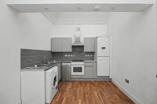 Flat 12, The Clock House, 83 Tweedy Road, Bromley, Kent, BR1 1RP 4