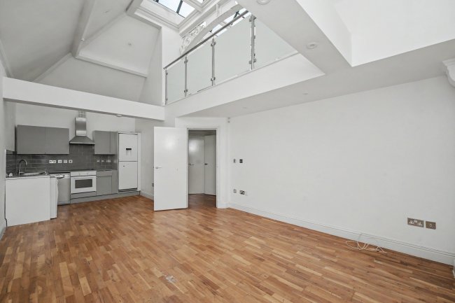 Flat 12, The Clock House, 83 Tweedy Road, Bromley, Kent, BR1 1RP 4